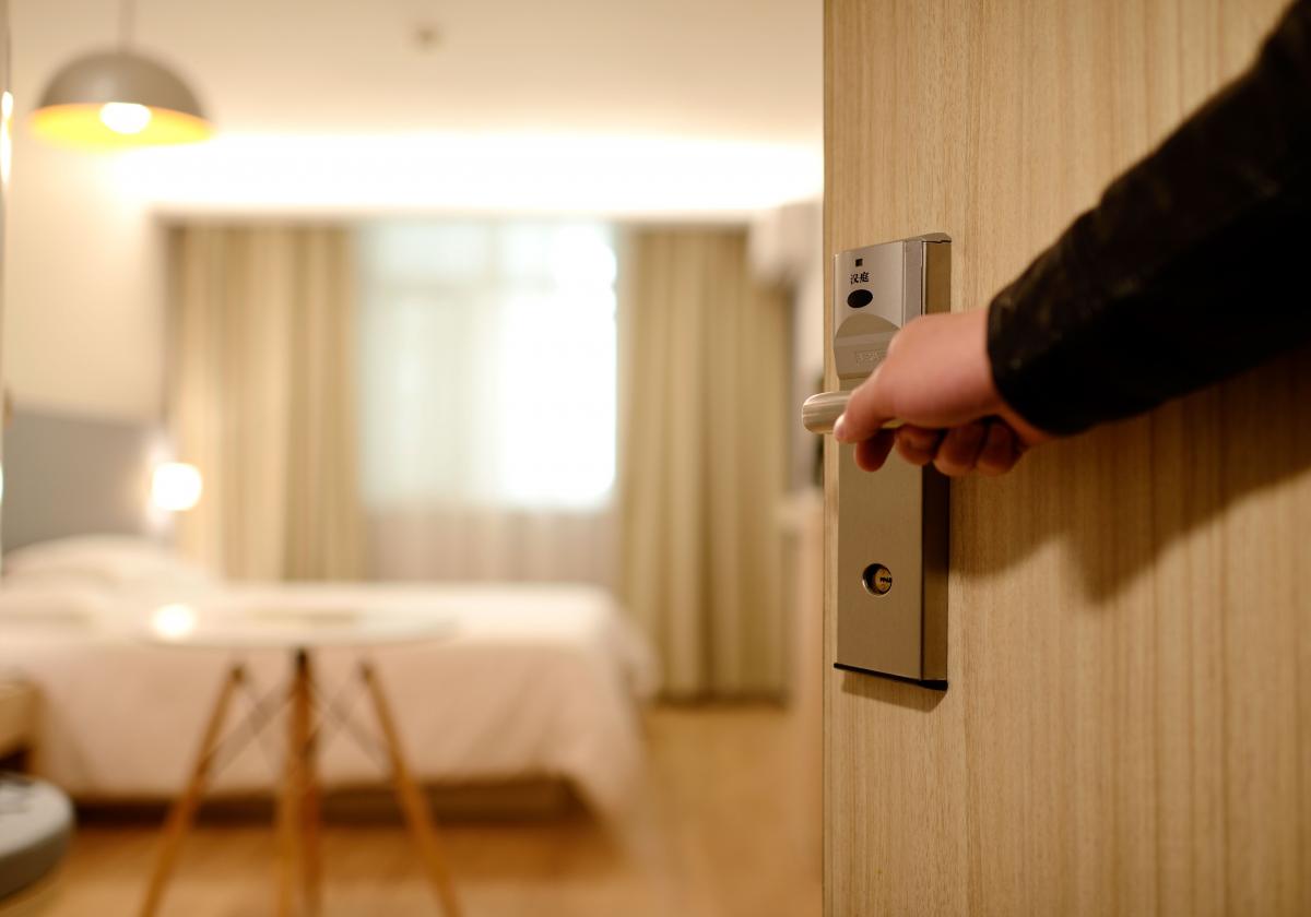 6 Steps to Choosing Hotel Curtains