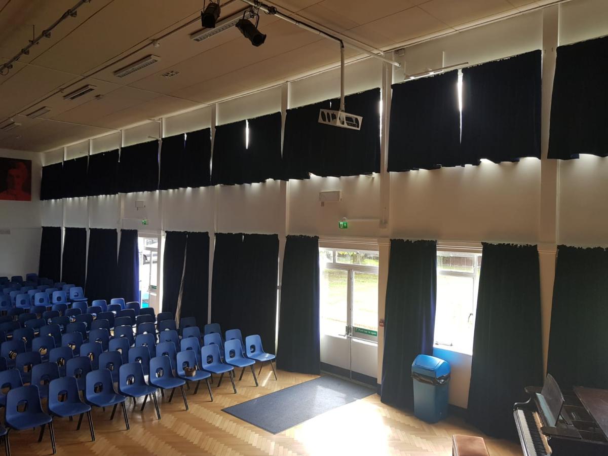 4 Basic Types of Theatre Curtains - What to Choose